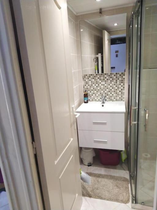 Studio Ideal Pour Deux Voyageurs Sur Marseille Bagian luar foto