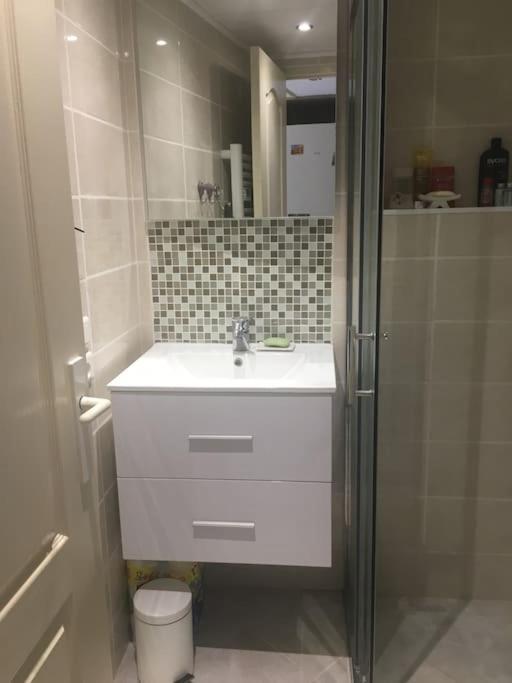 Studio Ideal Pour Deux Voyageurs Sur Marseille Bagian luar foto